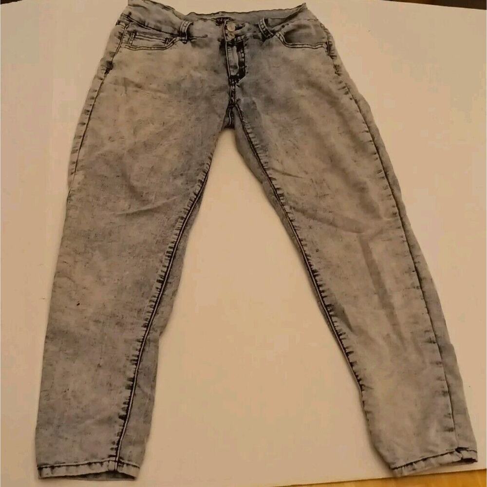Blue Saavy Light Wash Jeans Size 11